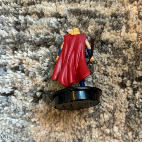 Thor Love and Thunder Cinema Cup with figurine - Picture 6 of 7